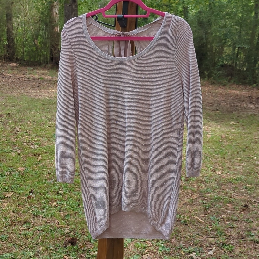 ❤️5/$25 Euc Glitter Key Hole Back Lauren Conrad Shirt